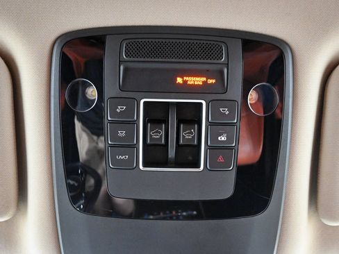 Used 2022 Kia Carnival SX Prestige FWD image 20