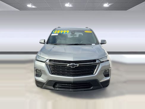 Used 2023 Chevrolet Traverse LT image 5