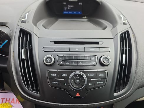 Used 2017 Ford Escape SE FWD image 16