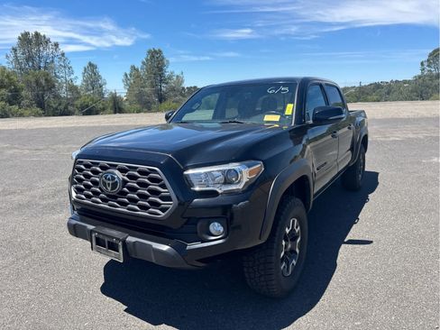 Used 2021 Toyota Tacoma TRD Off-Road w/ Technology Package AWD/4WD image 1
