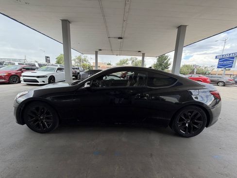 Used 2013 Hyundai Genesis 3.8 RWD image 5