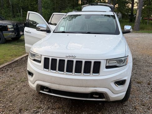 Used 2015 Jeep Grand Cherokee Overland AWD/4WD image 2