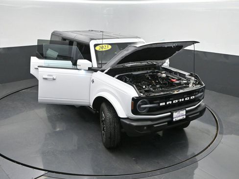 Used 2023 Ford Bronco Outer Banks image 44
