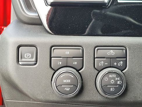 Used 2025 Chevrolet Silverado 3500 LT AWD/4WD image 26