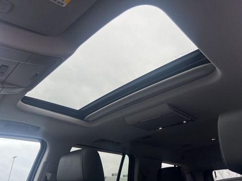 Used 2017 Chevrolet Tahoe LT image 6