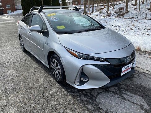 Used 2022 Toyota Prius Prime Limited image 3