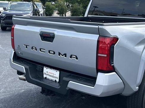 Used 2024 Toyota Tacoma SR5 AWD/4WD image 11