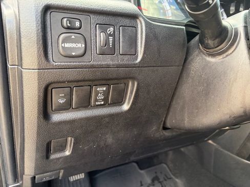 Used 2018 Toyota 4Runner TRD Off-Road Premium AWD/4WD image 31