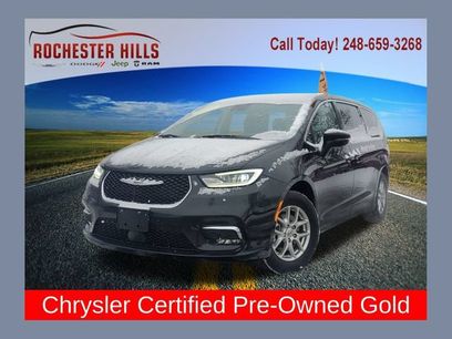 Used 2024 Chrysler Pacifica Touring-L