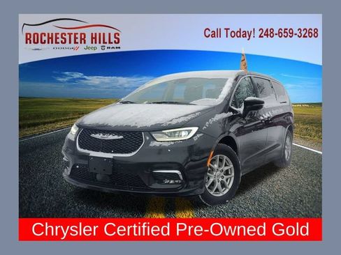 Used 2024 Chrysler Pacifica Touring-L FWD image 1