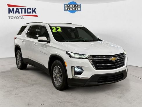 Used 2022 Chevrolet Traverse LT image 1