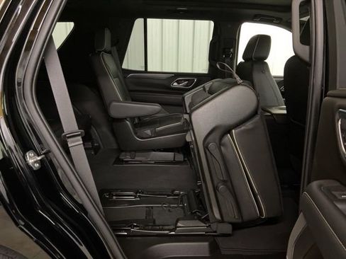 Used 2021 GMC Yukon SLT w/ SLT Luxury Plus Package AWD/4WD image 24
