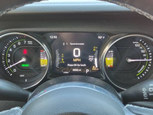 Used 2022 Jeep Wrangler Unlimited Sahara w/ Cold Weather Group AWD/4WD image 14