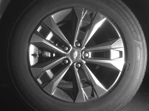 Used 2025 Chevrolet Equinox LT FWD image 12