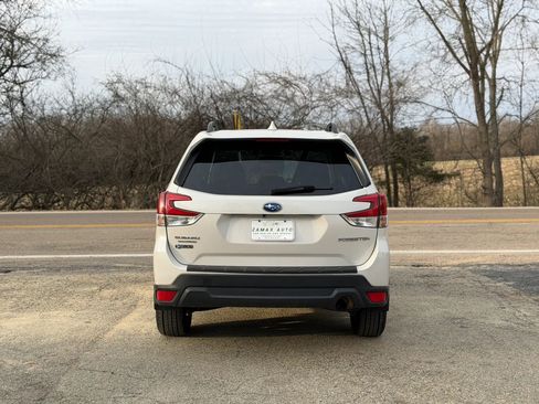 Used 2021 Subaru Forester Premium w/ Popular Package #1 image 3