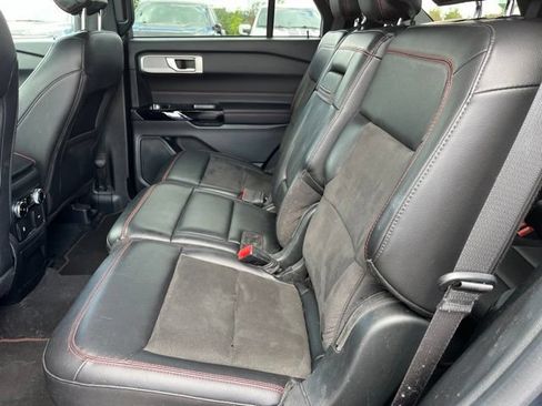 Used 2023 Ford Explorer ST-Line AWD/4WD image 11