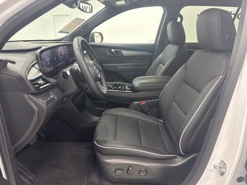 Used 2025 Buick Enclave Preferred image 23