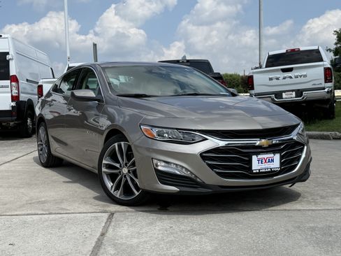 Used 2024 Chevrolet Malibu LT FWD image 2
