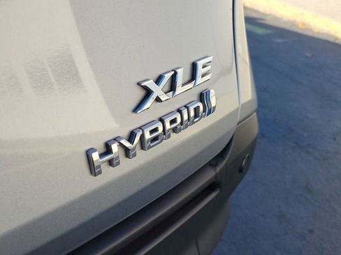 Used 2024 Toyota Sienna XLE image 6