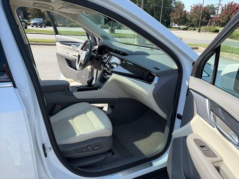 Used 2023 Cadillac XT6 Premium Luxury FWD image 18