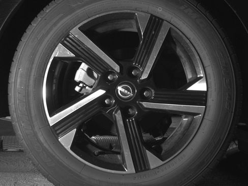 Used 2025 Nissan Sentra SV FWD image 15