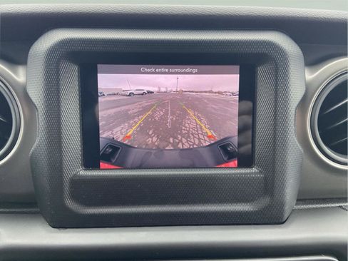 Used 2022 Jeep Gladiator Willys image 30