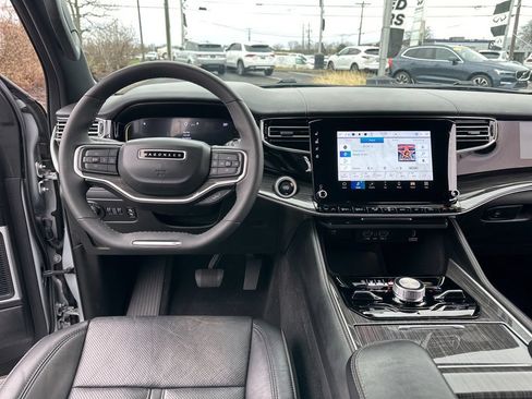 Used 2022 Jeep Wagoneer Series III w/ Flexible Seating Group AWD/4WD image 50