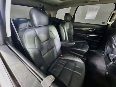 Used 2022 Kia Telluride SX w/ Towing Package FWD image 28