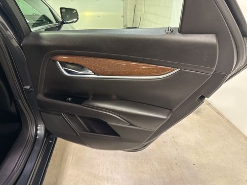 Used 2015 Cadillac XTS Luxury AWD/4WD image 37