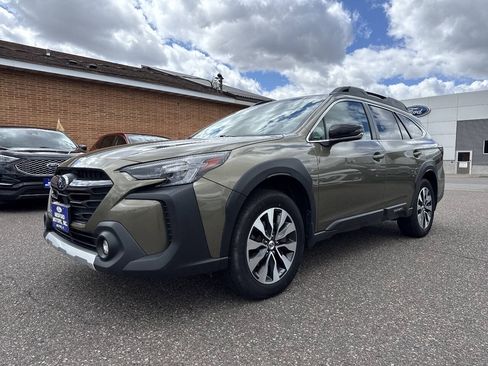 Used 2023 Subaru Outback Limited AWD/4WD image 2