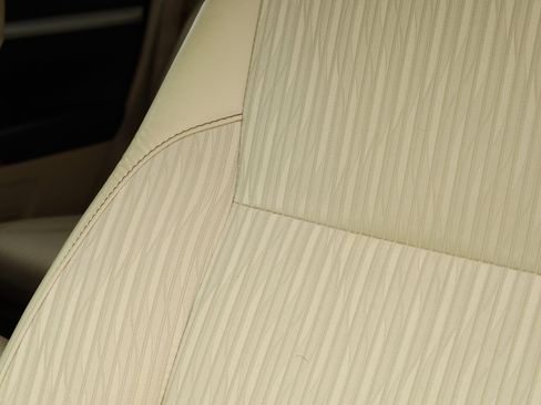 Used 2015 Toyota Highlander LE image 23