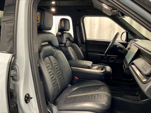 Used 2022 Rivian R1T Adventure image 11
