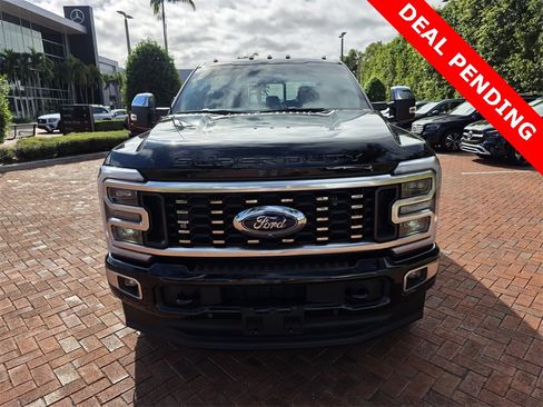 Used 2025 Ford F350 Platinum w/ Platinum Plus Package image 2