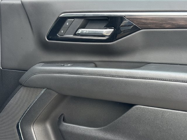 Used 2025 Chevrolet Tahoe LT RWD image 28