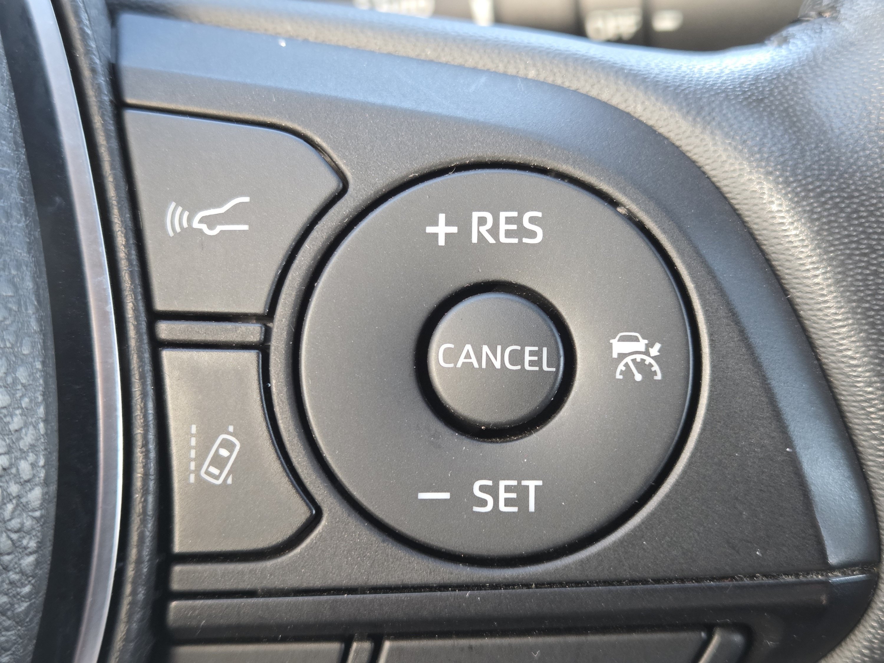 Certified 2022 Toyota RAV4 Limited AWD/4WD image 40