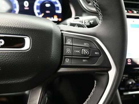 New 2025 Jeep Grand Cherokee L Limited w/ Black Appearance Package image 30