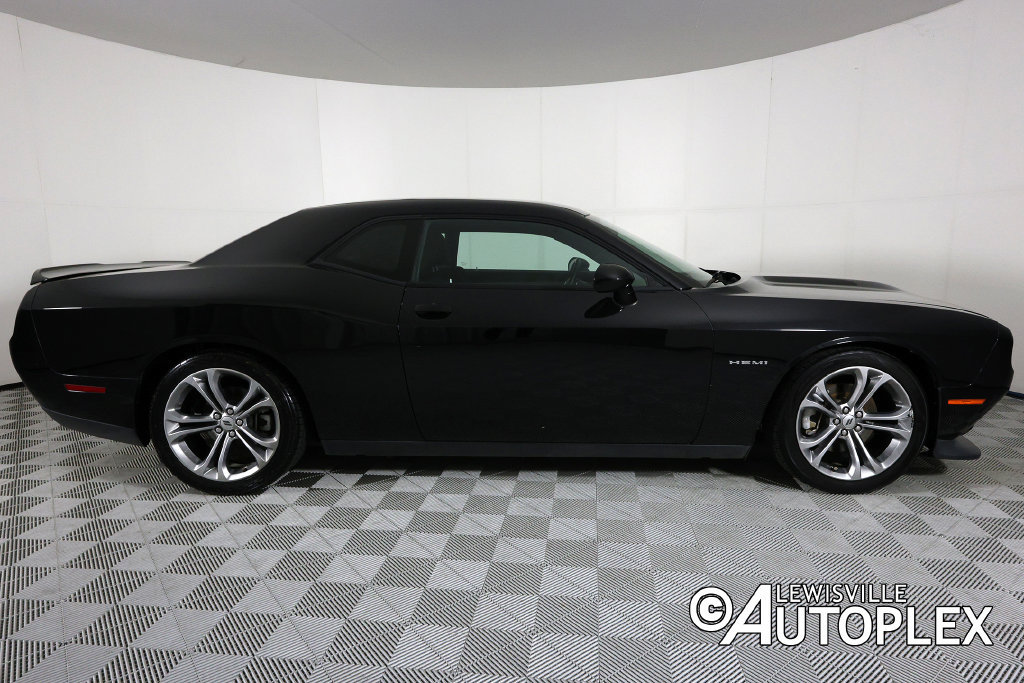 Used 2021 Dodge Challenger R/T RWD image 4