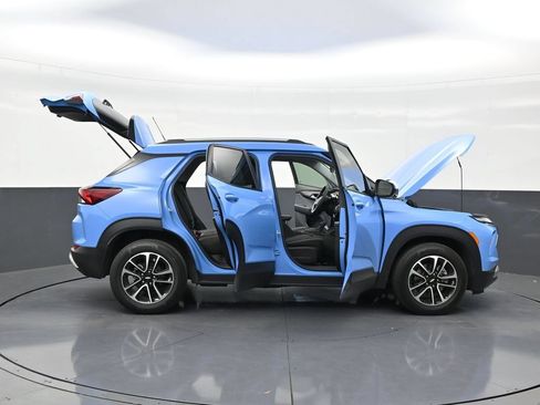 Used 2024 Chevrolet TrailBlazer LT FWD image 28