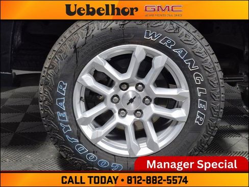 Used 2024 Chevrolet Silverado 1500 RST AWD/4WD image 23