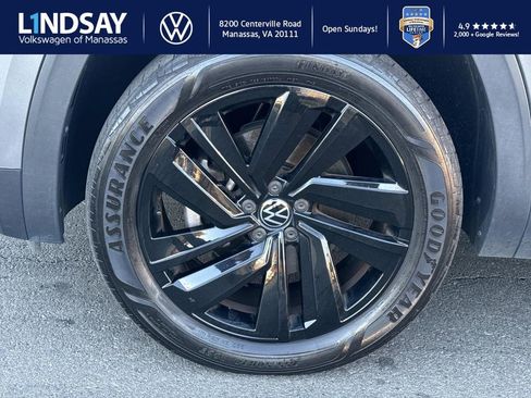 Used 2022 Volkswagen Atlas Cross Sport SE w/ Black Wheel Package image 7
