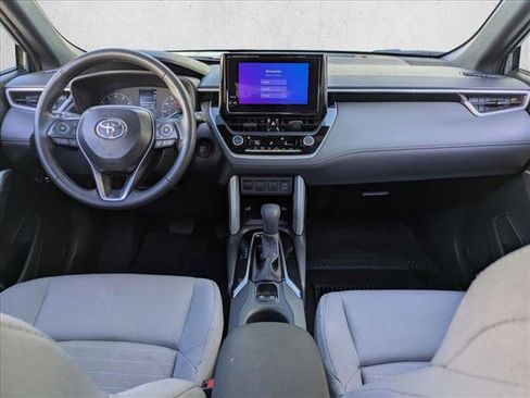 Certified 2025 Toyota Corolla Cross AWD Hybrid w/ Moonroof Package image 17