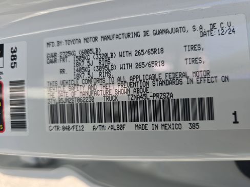 Used 2025 Toyota Tacoma TRD Sport image 38