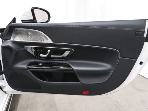 Used 2023 Mercedes-Benz SL 63 AMG 4MATIC image 23