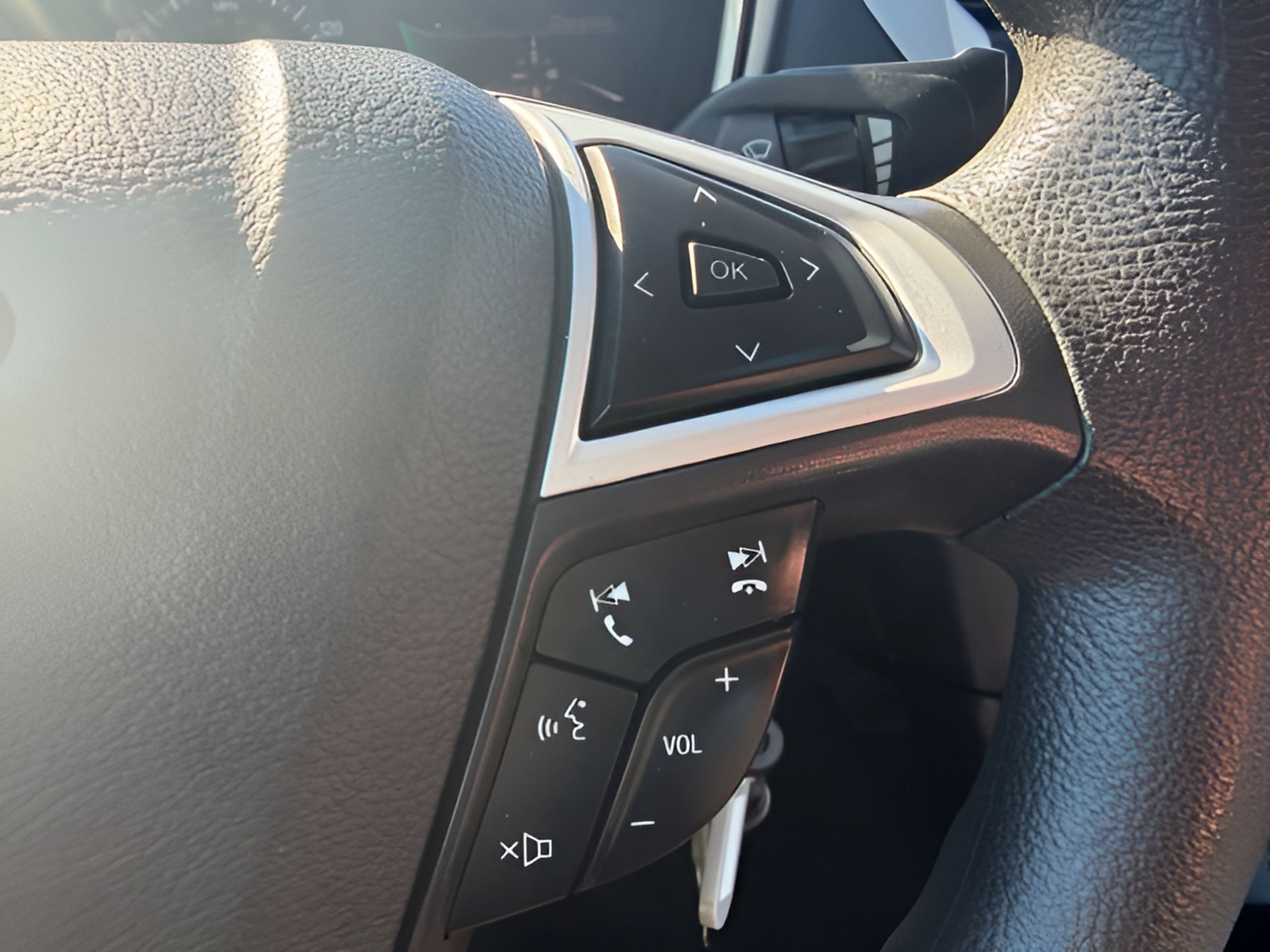 Used 2016 Ford Fusion SE FWD image 14