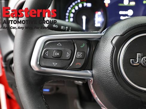 Used 2025 Jeep Wrangler Unlimited Sahara image 15