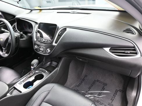 Used 2024 Chevrolet Malibu RS FWD image 38