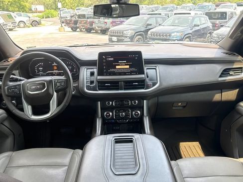 Used 2022 GMC Yukon XL SLT w/ SLT Luxury Package AWD/4WD image 15