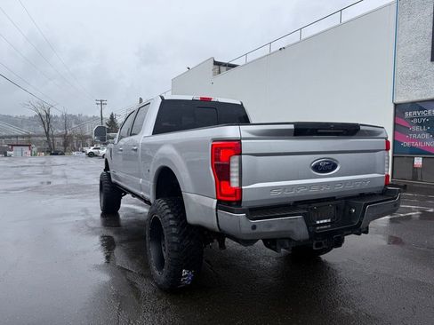 Used 2018 Ford F250 Lariat w/ Lariat Ultimate Package image 3