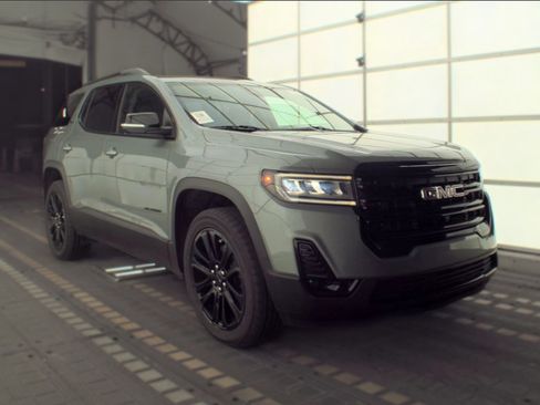 Used 2023 GMC Acadia SLT w/ Elevation Edition FWD image 5