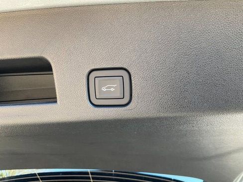 New 2026 Chevrolet Traverse LT image 17